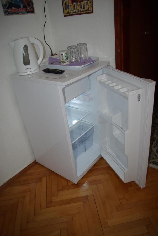 Rooms Tia Baška Voda Eksteriør bilde