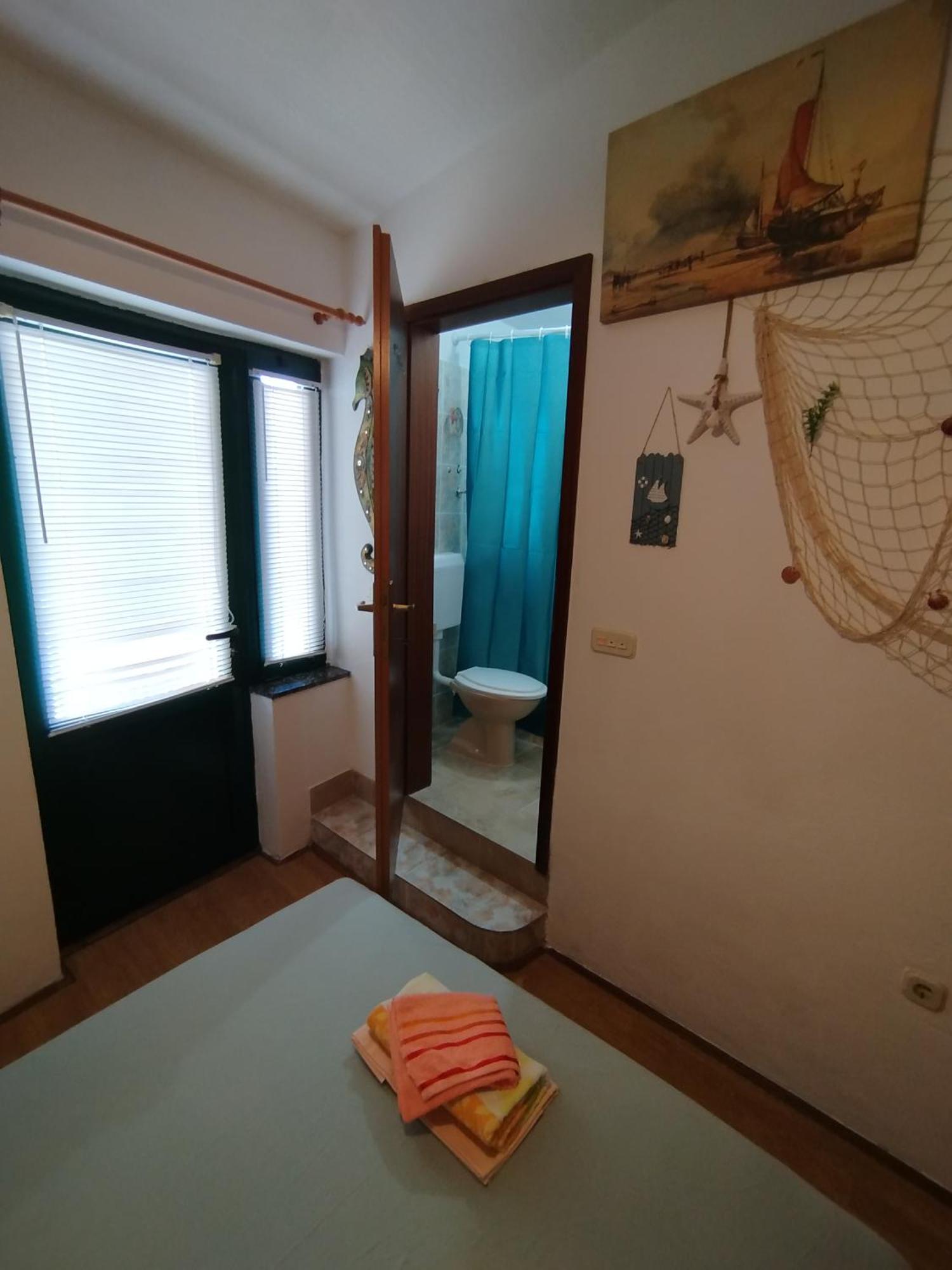 Rooms Tia Baška Voda Rom bilde